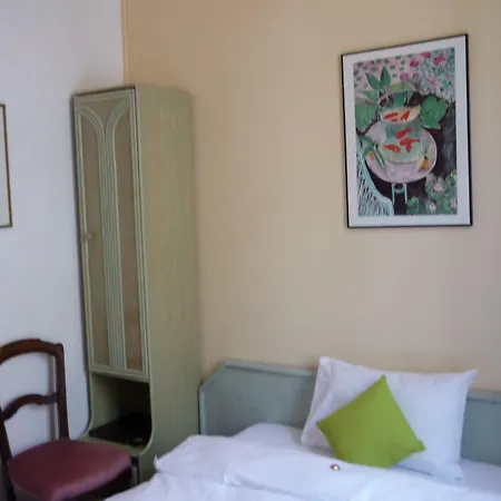 Hotel Logis Victorine Nice
