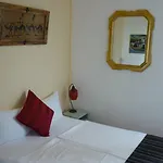 Logis Victorine Отель 2*