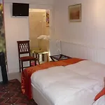 Отель Logis Victorine 2*