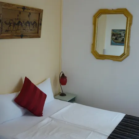 Logis Victorine Hotel 2*