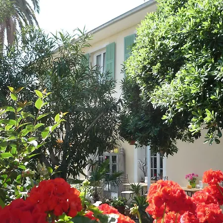 Logis Victorine Hotell 2*