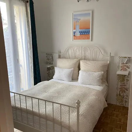 Hotel Logis Victorine 2*