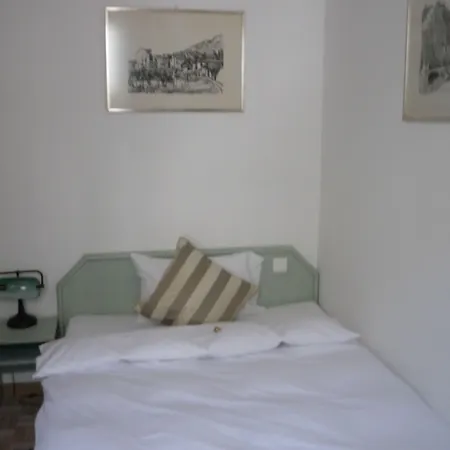 Logis Victorine Hotel 2*