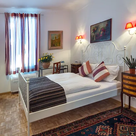 Logis Victorine Hotel 2*