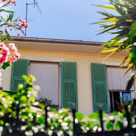 Logis Victorine Hotel 2*